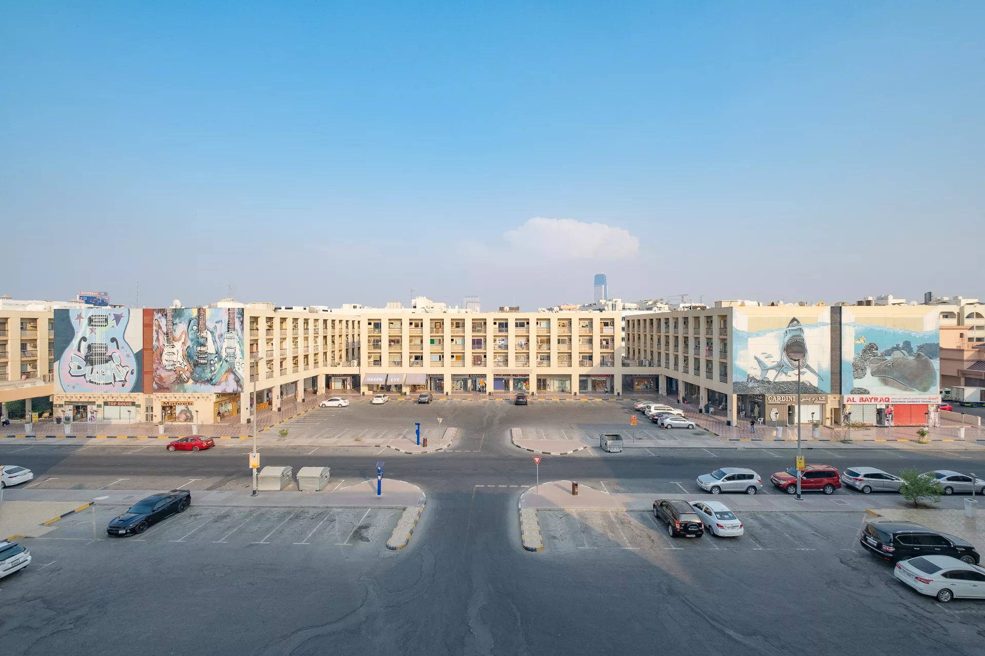 R8 - karama shopping complex